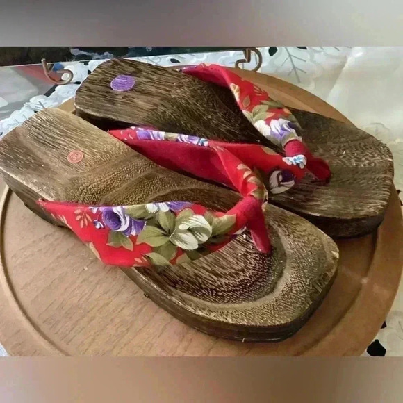 Floral Strip Japanese Wooden Sandals Size 39/ 6-7.5 - Picture 3 of 9